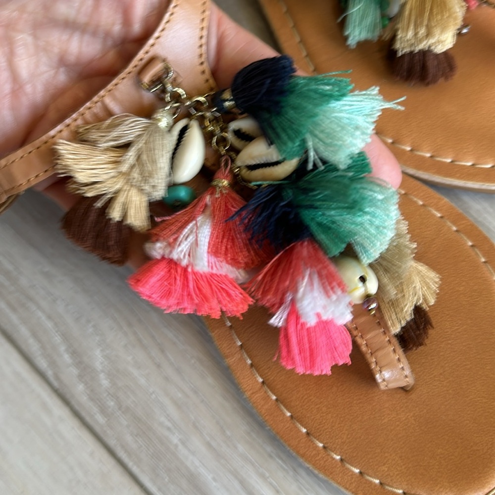 Steve Madden Tassel and Shell Sandals Size 6 - Picture 4 of 8